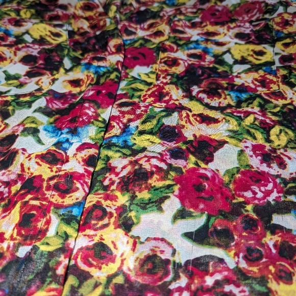 Dynamite Semi-Sheer Floral Blouse - Picture 3 of 5